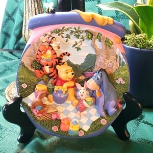 "A Pooh-ish Sort of Picnic" Pooh's Hunnypot Adventures BRADFORD DISNEY Tigger